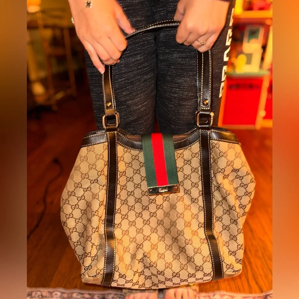 Gucci Beige and Black Tote with Red and Green Accent - Picture 2 of 4